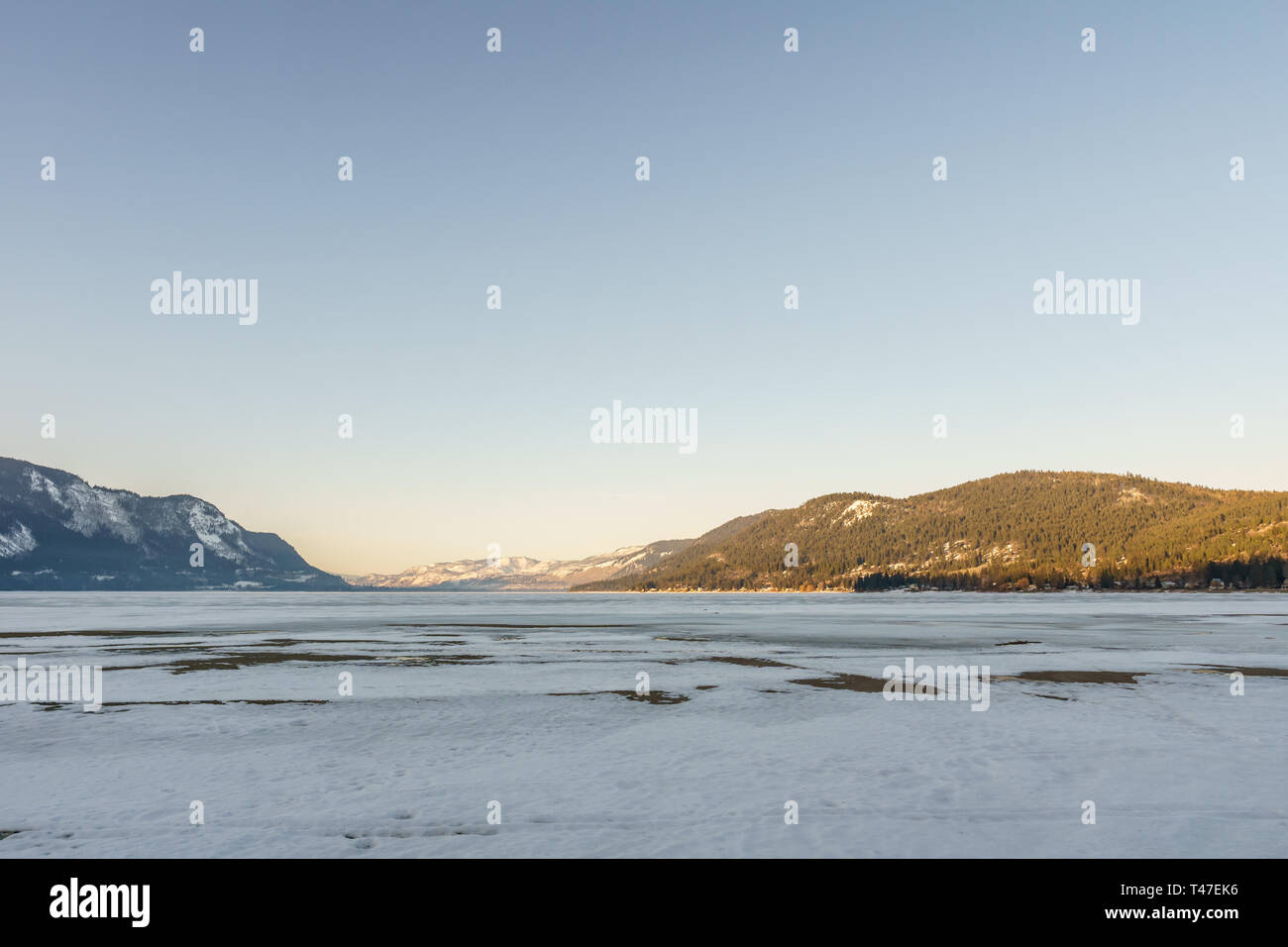 Shuswap lake hires stock photography and images Alamy