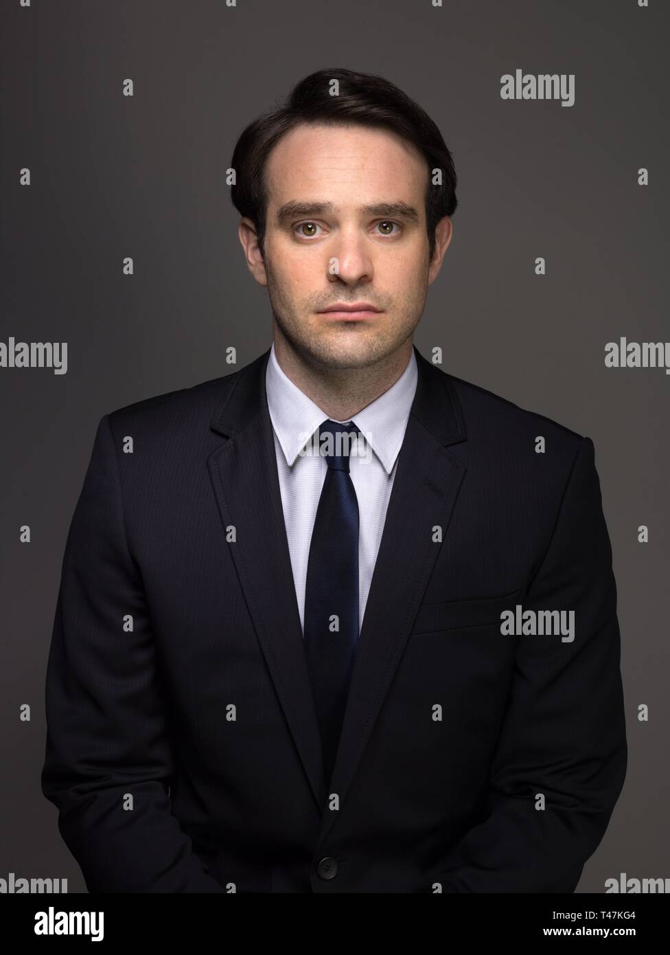 CHARLIE COX in KING OF THIEVES (2018). Credit: Working Title Films / Album Stock Photo