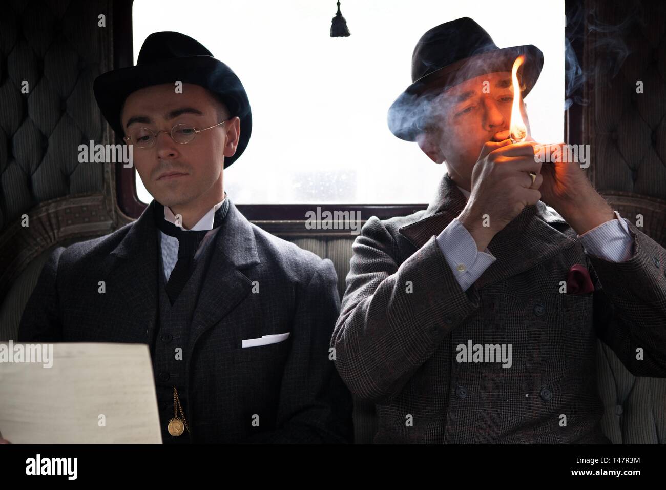 Peaky blinders still hi-res stock photography and images - Alamy