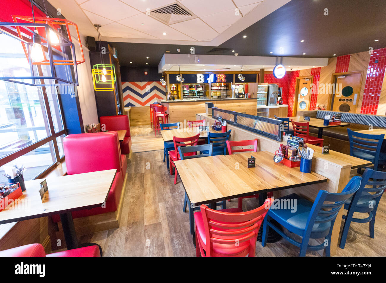 37727 Text100 16/11/17 Pizza Hut restaurant makeover , Robin Park , Wigan. Picture by Chris Bull