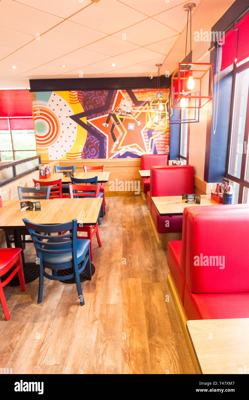 37727 Text100 16/11/17 Pizza Hut restaurant makeover , Robin Park , Wigan. Picture by Chris Bull