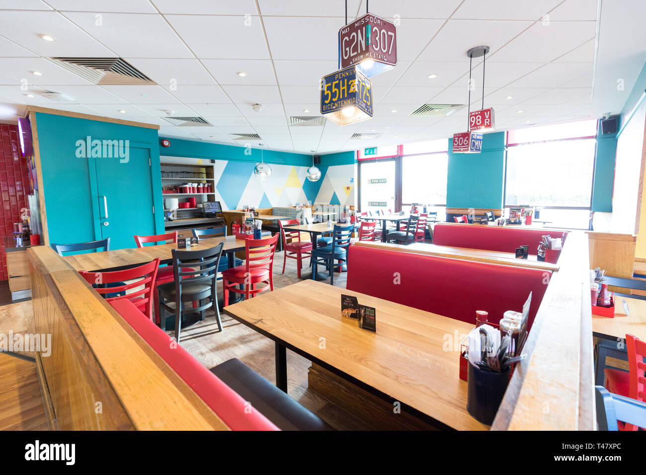 37727 Text100 16/11/17 Pizza Hut restaurant makeover , Robin Park , Wigan. Picture by Chris Bull