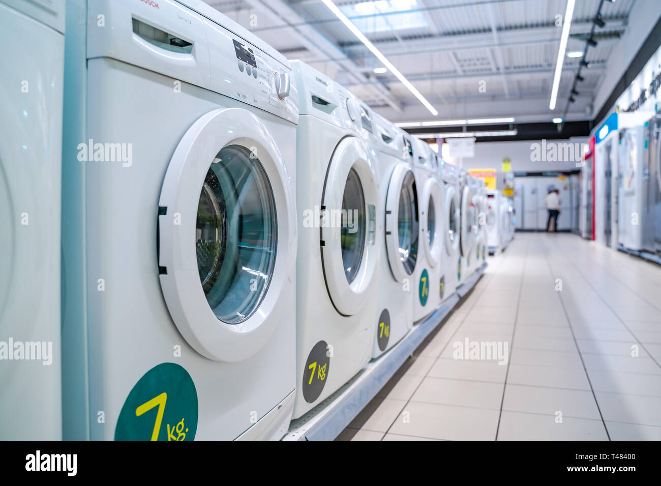 Valencia,Spain - April 03, 2019: Washing Machines, drying machines,household  appliances department. Carrefour supermarket Stock Photo - Alamy