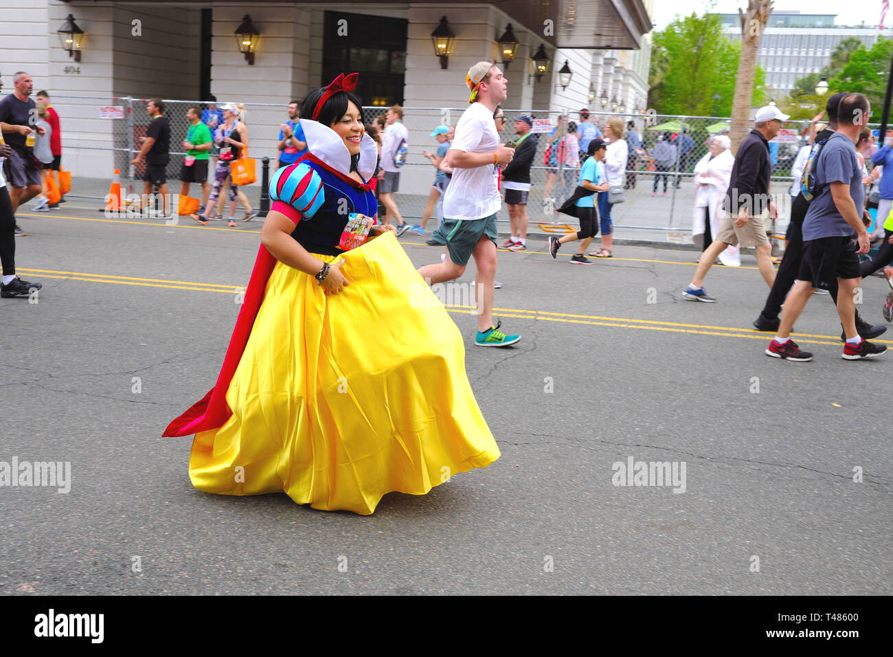 Bridge Run, Elite Runners Do 2.5 Miles of Race in Less than 45 Minutes Over Two Spans, Walkers, Costumed like Snow White, 25000 Participants Stock Photo