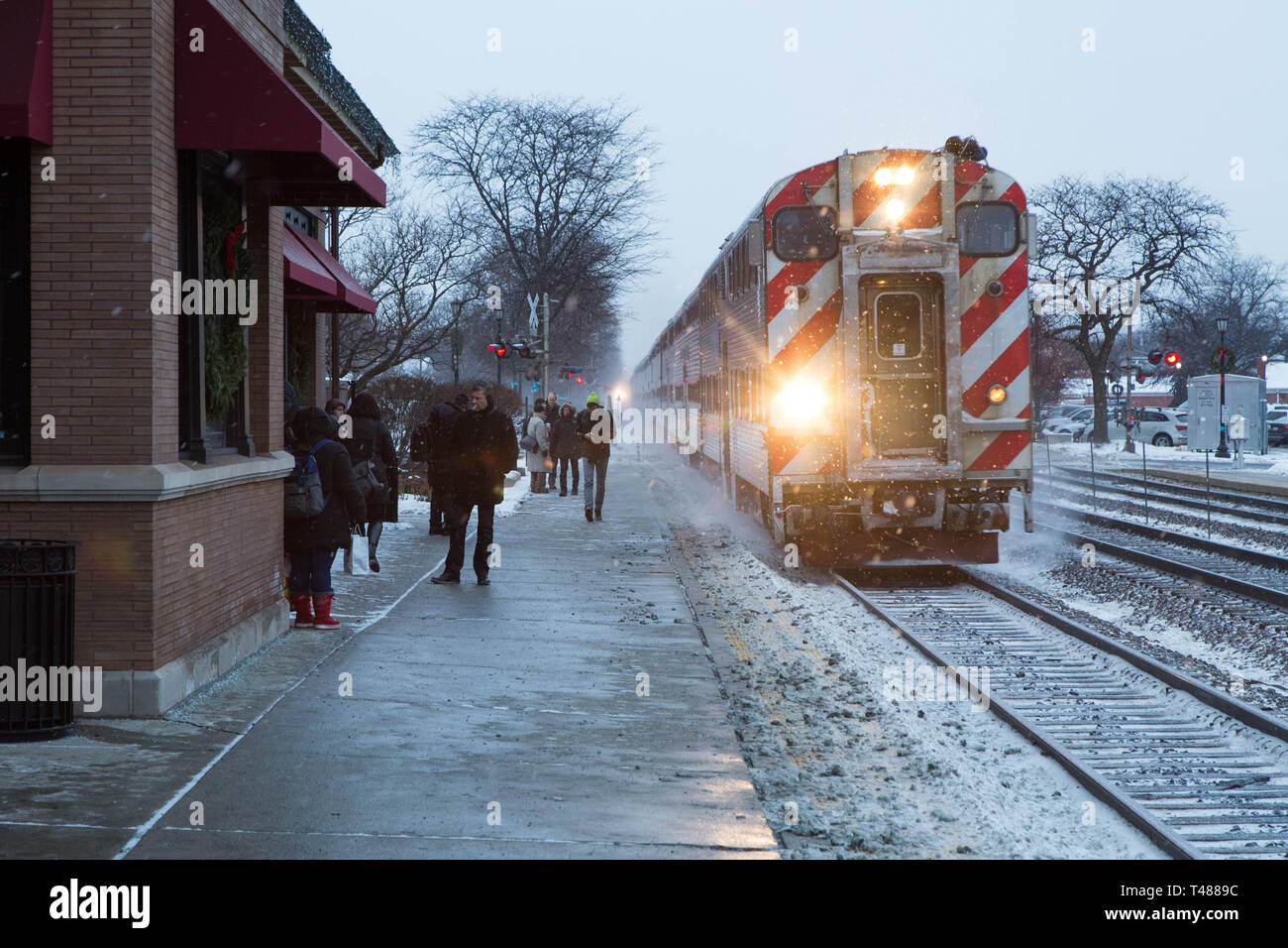 hinsdale chicago illinois united states america usa metra passenger