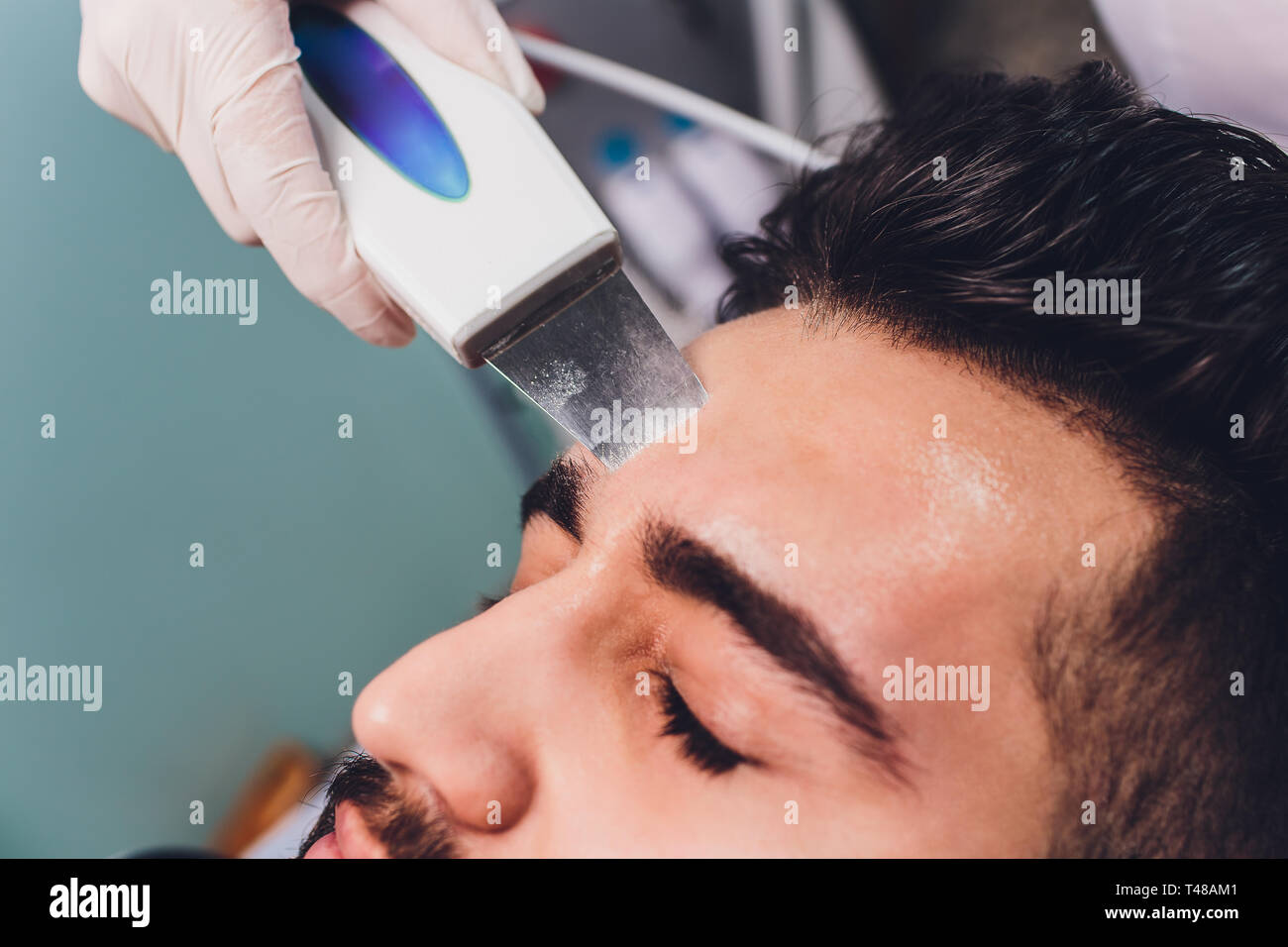 Beautician work ultrasonic face cleaning hi-res stock photography and ...