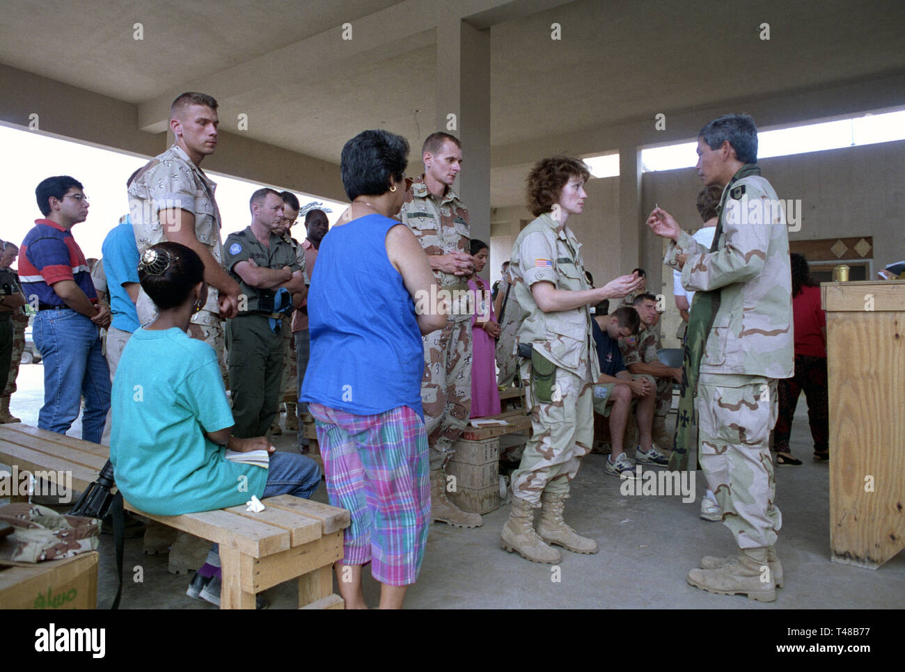 31st October 1993 Mogadishu, Somalia: a church service for U.S. forces in the UNOSOM headquarters compound, led by a chaplain with the 44th Medical Brigade. Stock Photo