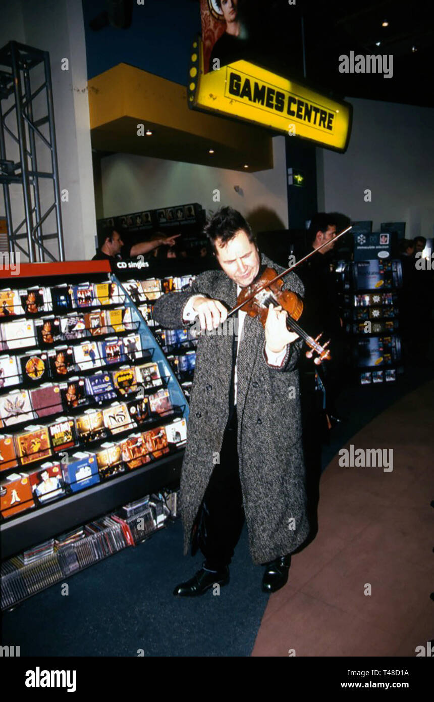NIGEL KENNEDY English violinist at HMV, Oxford Street,London, about 1990 Stock Photo