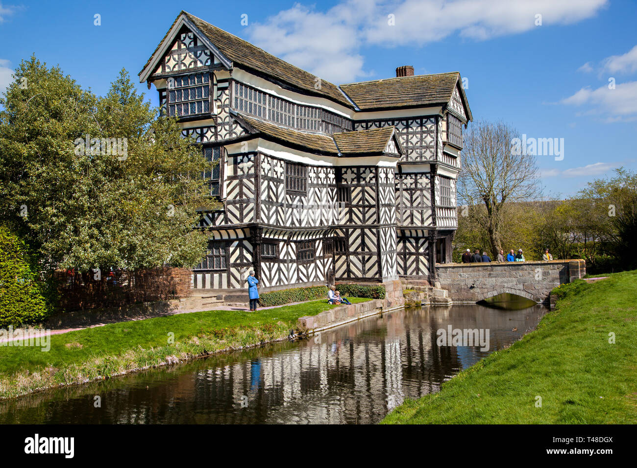 Tudor Manor House High Resolution Stock Photography and Images - Alamy