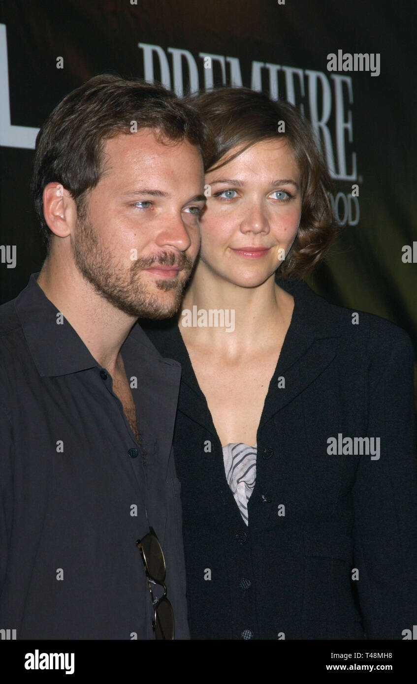 LOS ANGELES, CA. October 23, 2003: Actress MAGGIE GYLLENHAAL & boyfriend actor PETER SARSGAARD at the 10th Annual Premiere Magazine Women in Hollywood Luncheon, in Los Angeles. Stock Photo