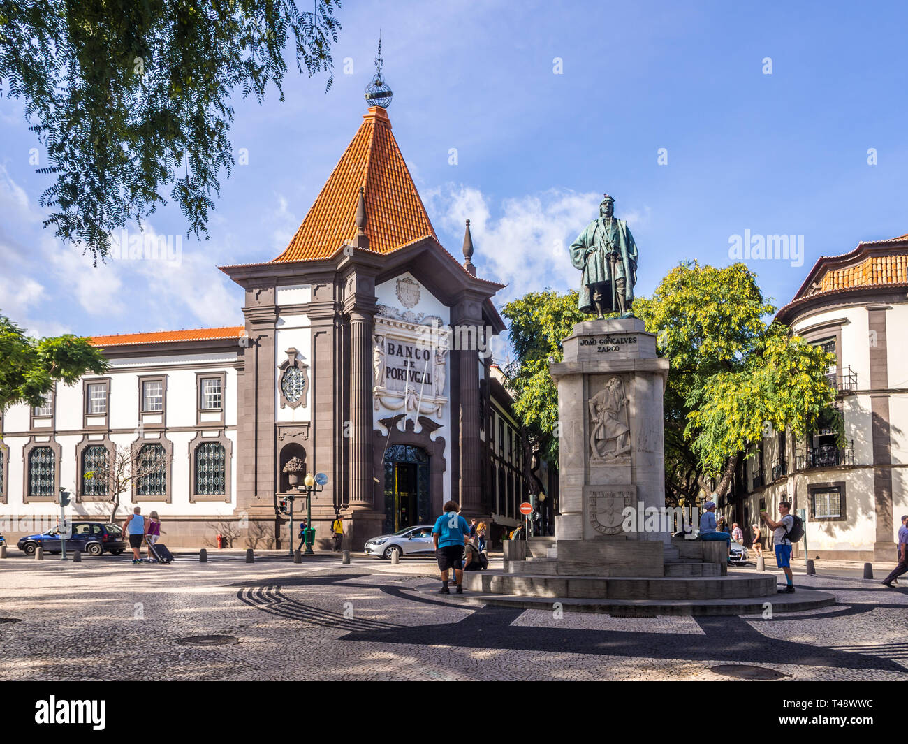 Madeira, Portugal - October 31, 2018: Monument of Joao Goncalves Zarco and the bilding of Banco de Portugal in Funchal, the capital of Madeira, Portug Stock Photo