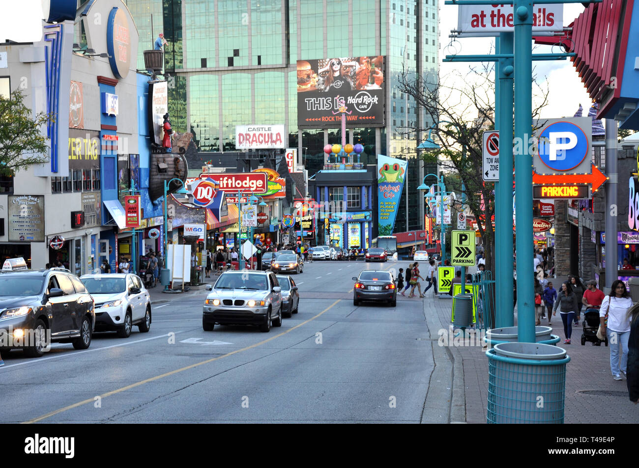 Niagara Falls Street View View Of Tourist Attractions And Restaurants On Clifton Hill Street In Niagara  Falls Canada Stock Photo - Alamy