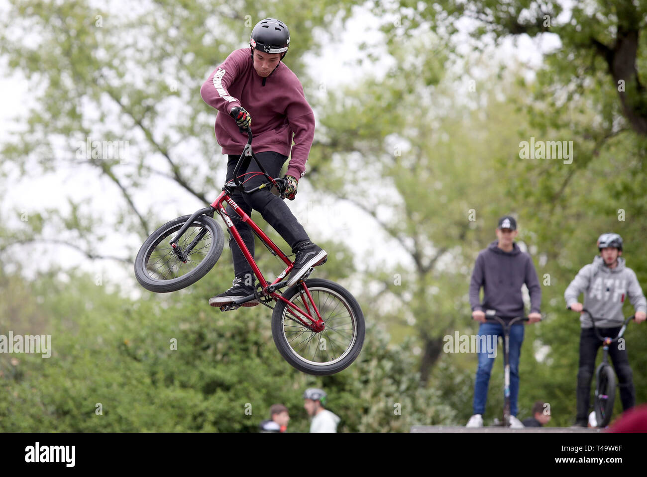 Bmx best trick hi-res stock photography and images - Alamy
