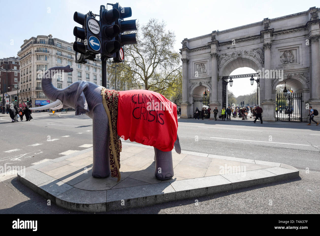 London, UK.  15 April 2019.  An inflatable elephant by Marble Arch during 'London: International Rebellion', a protest organised by Extinction Rebellion, demanding that governments take action against climate change.  Marble Arch, Oxford Circus, Piccadilly Circus, Waterloo Bridge and Parliament Square have been blocked by activists.  According to the organiser, similar protests are taking place in 80 other cities around the world.   Credit: Stephen Chung / Alamy Live News Stock Photo