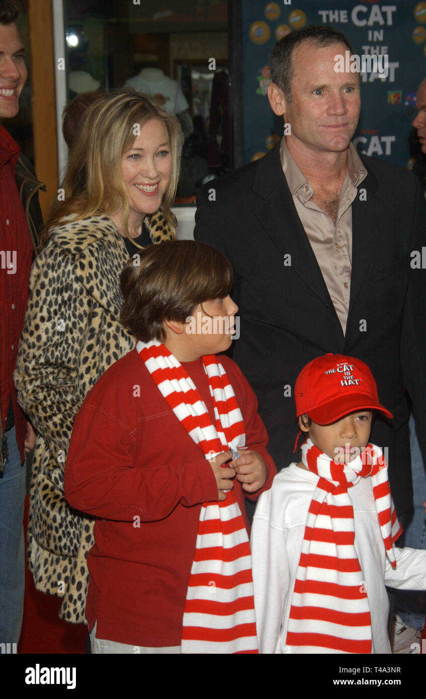 LOS ANGELES, CA. November 08, 2003: Actress CATHERINE O'HARA & husband