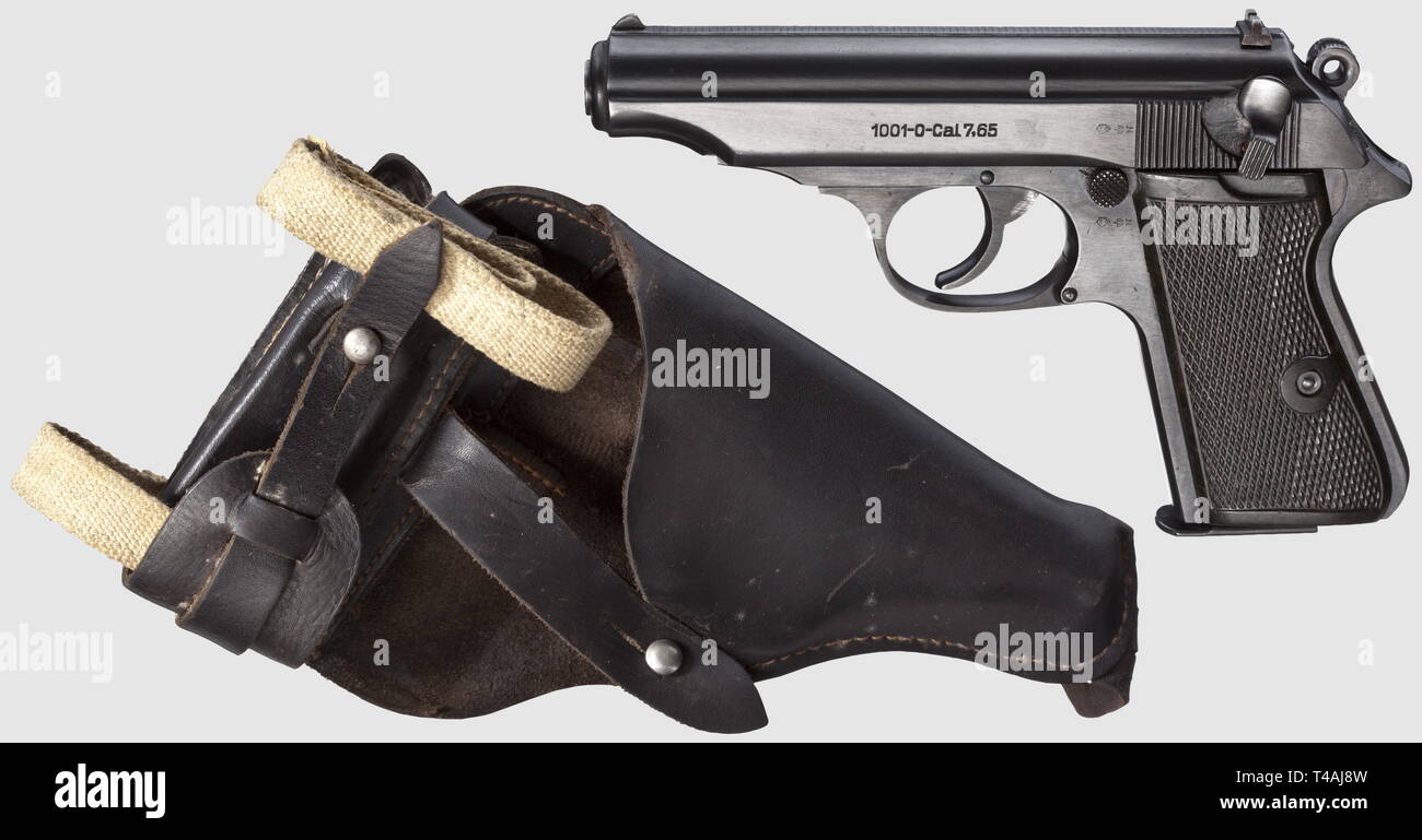 Small arms, pistols, Walther PP Pistol, caliber 7,65 mm, with holster, Additional-Rights-Clearance-Info-Not-Available Stock Photo