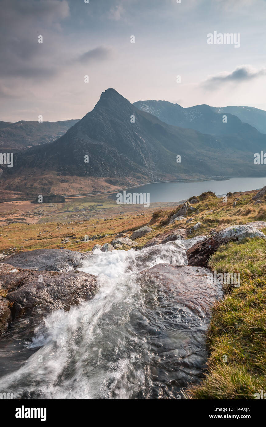 Moody view of Ogwen Valley, Mount Tryfan, Llyn Ogwen & Glyderau