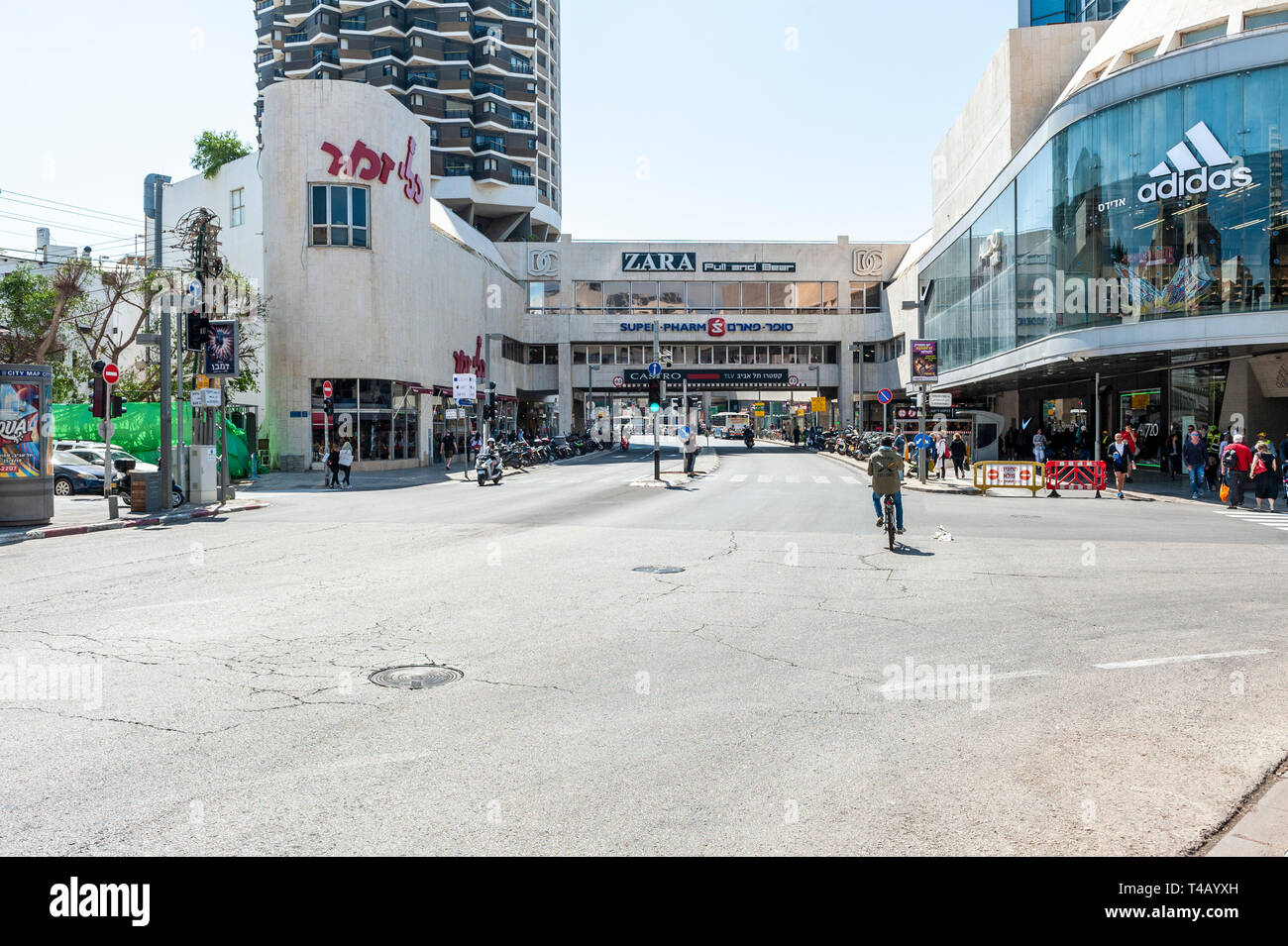 Tlv Mall High Resolution Stock Photography and Images - Alamy