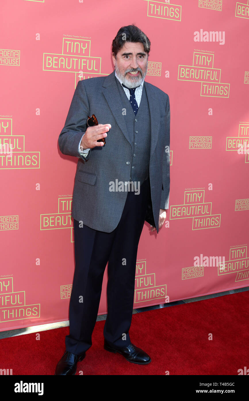 alfred molina pink dress brain empty just alfred molina in a pink tutu and a tiara in pink panther 2   @mimiscappinisideblog on Tumblr
