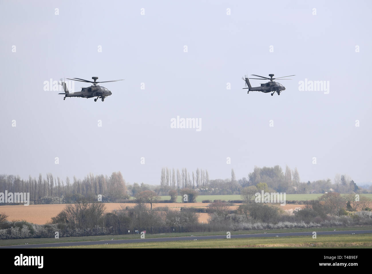 See apache helicopters head hi-res stock photography and images - Alamy