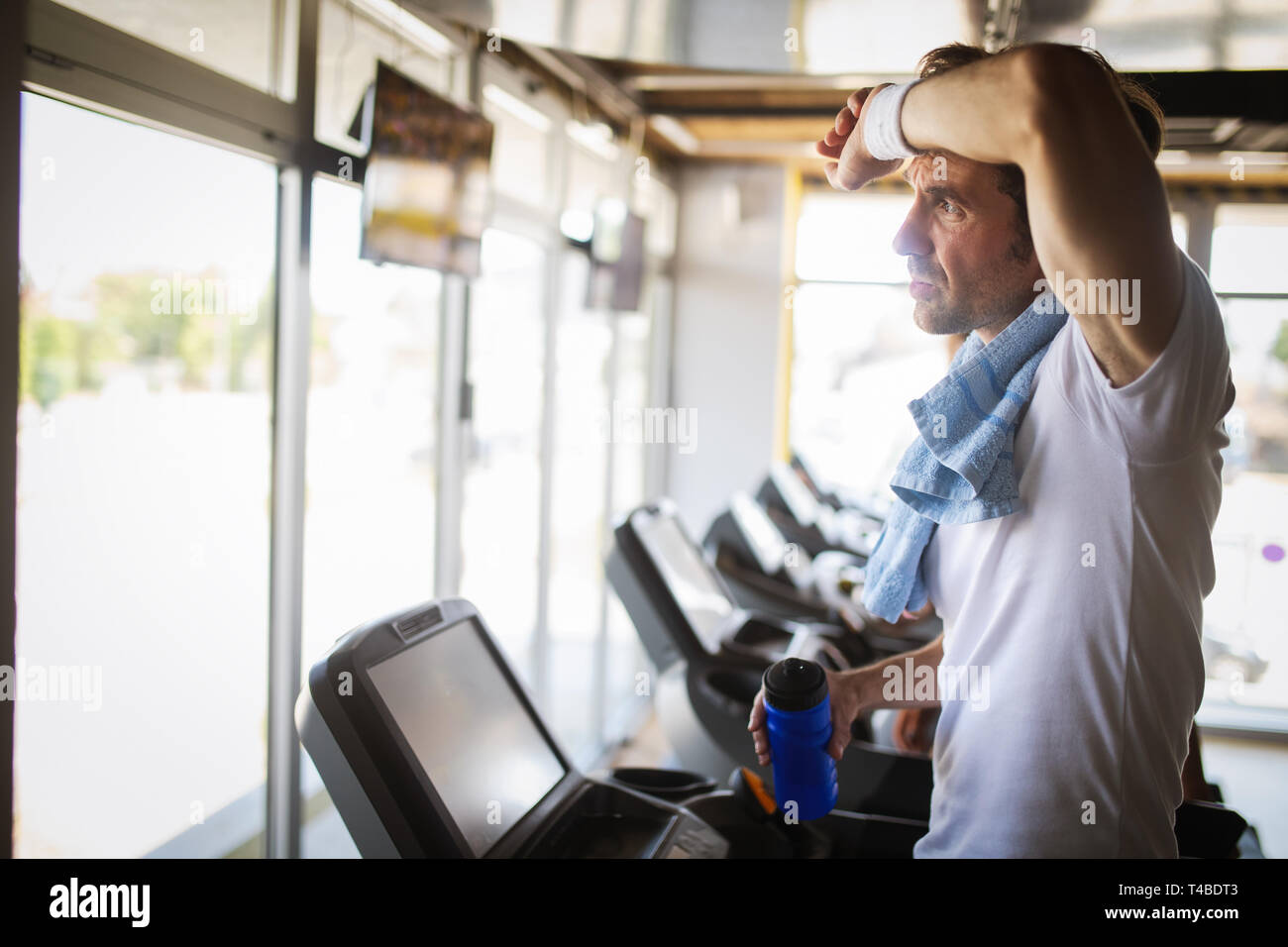 Handsome sporty man hi-res stock photography and images - Alamy