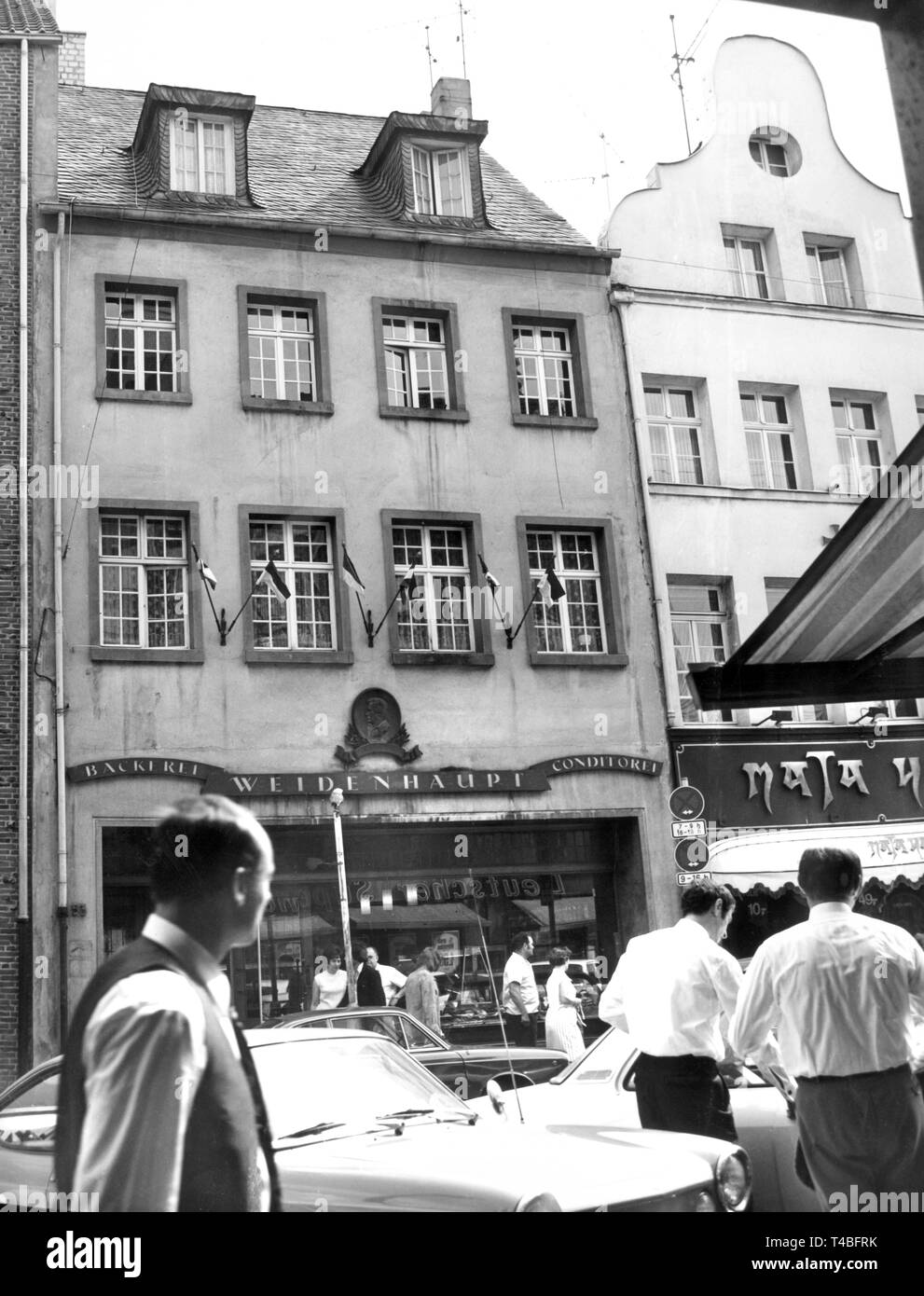 In this house in Bolkerstraße the poet Heinrich Heine (actually Chaim  Bückeburg) was born on 13 December 1797. He died on 17 February 1856 in  Paris. | usage worldwide Stock Photo - Alamy