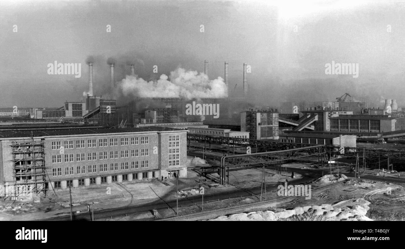 View over the combine 'Black Pump' in 1960. usage worldwide Stock