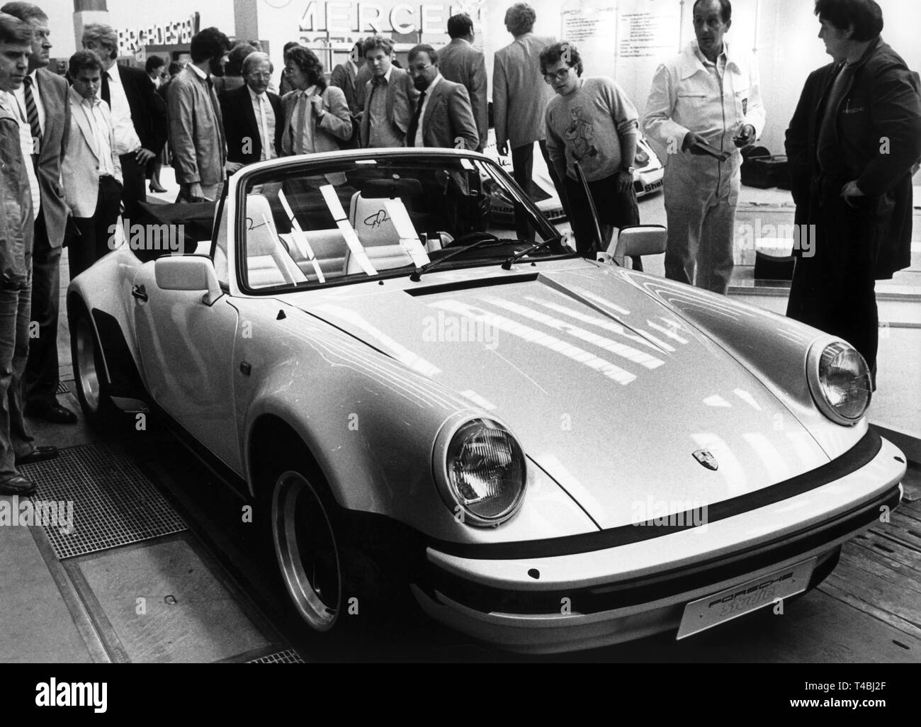 The probably first rear engine sports car of the world with four-wheel drive is presented on the International Automobile Exhibition in Frankfurt on the Main on 16 September 1981. It is about the study of a Porsche 911 turbo. The International Automobile Exhibition is opened officially on 17 September 1981. | usage worldwide Stock Photo