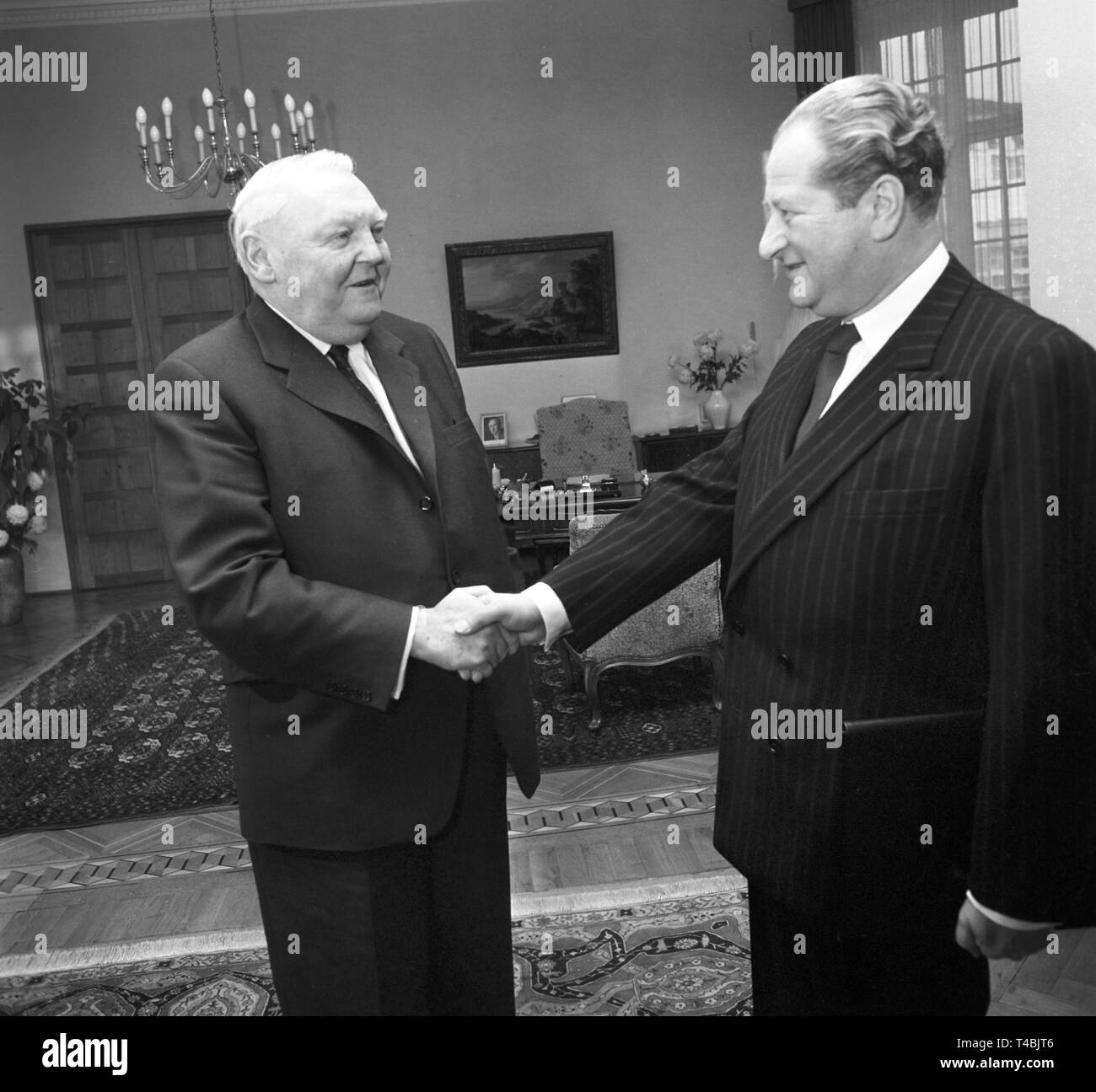 Schaumburg l hires stock photography and images Alamy