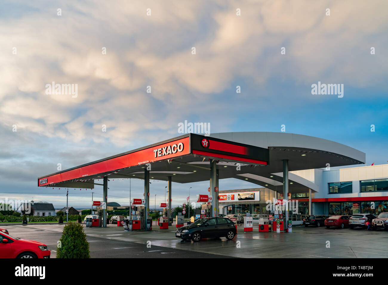 Texaco gas station hires stock photography and images Alamy