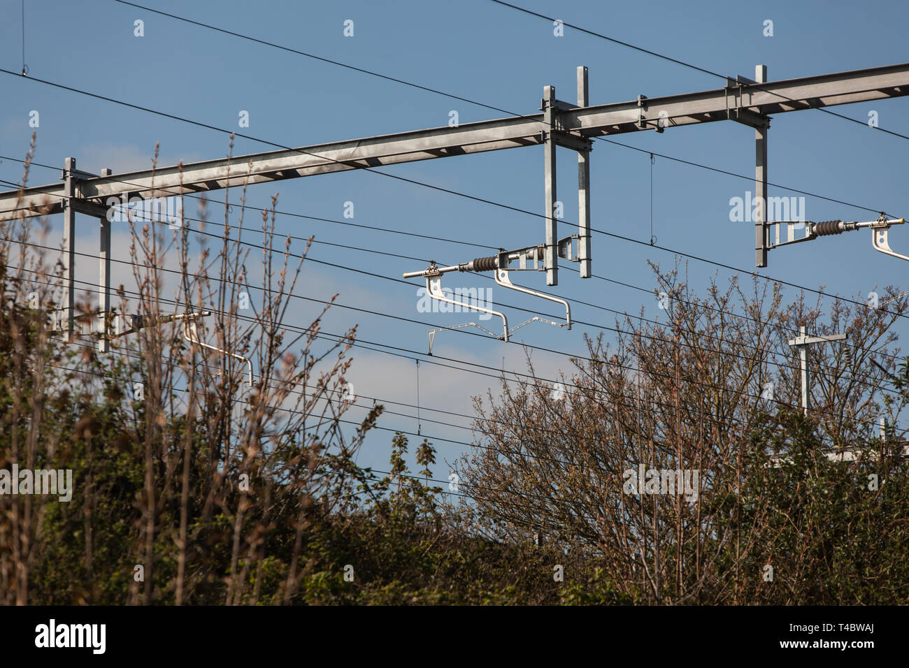Electric gantry east of Reading station Stock Photo Alamy