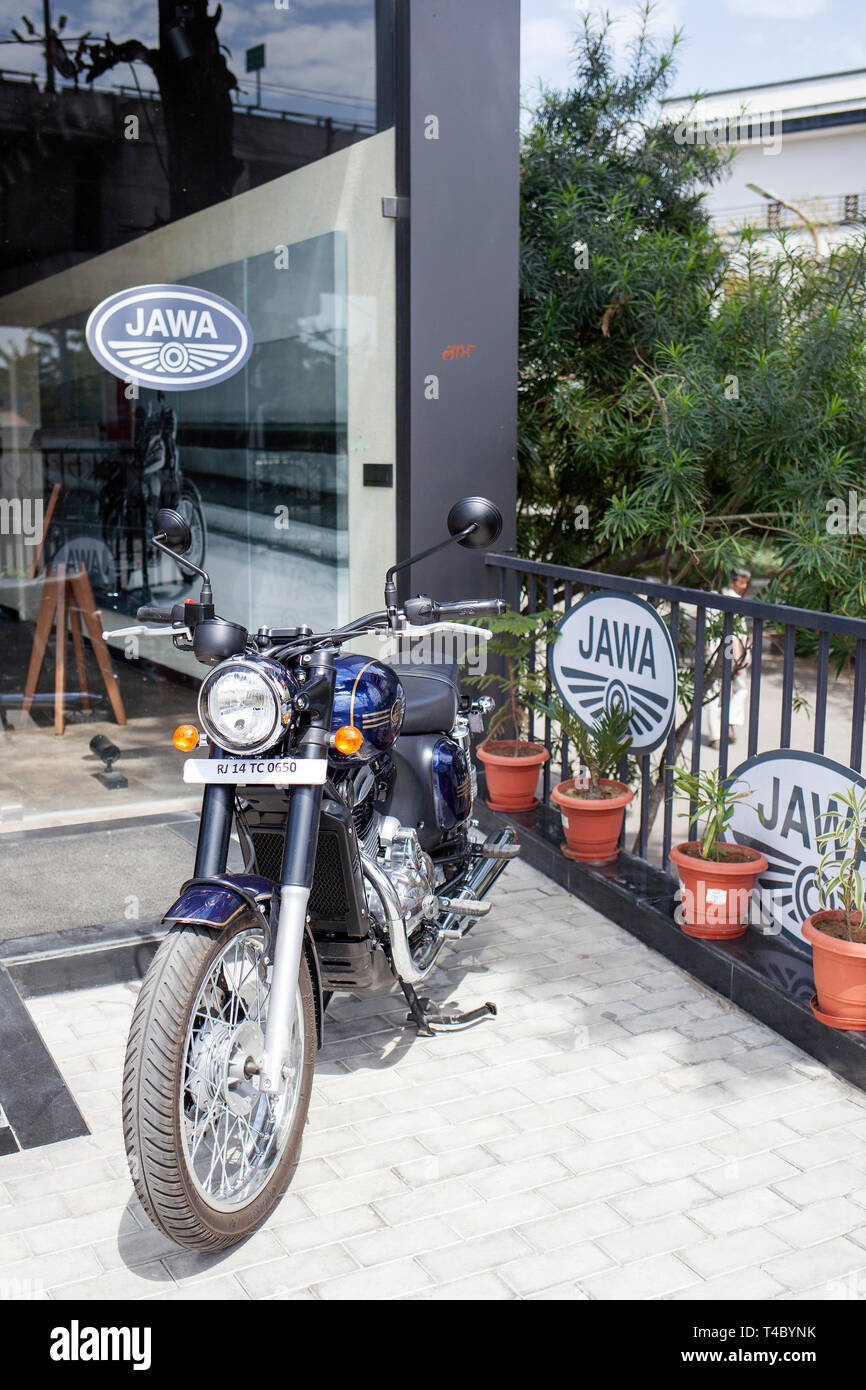 Nearby store jawa showroom