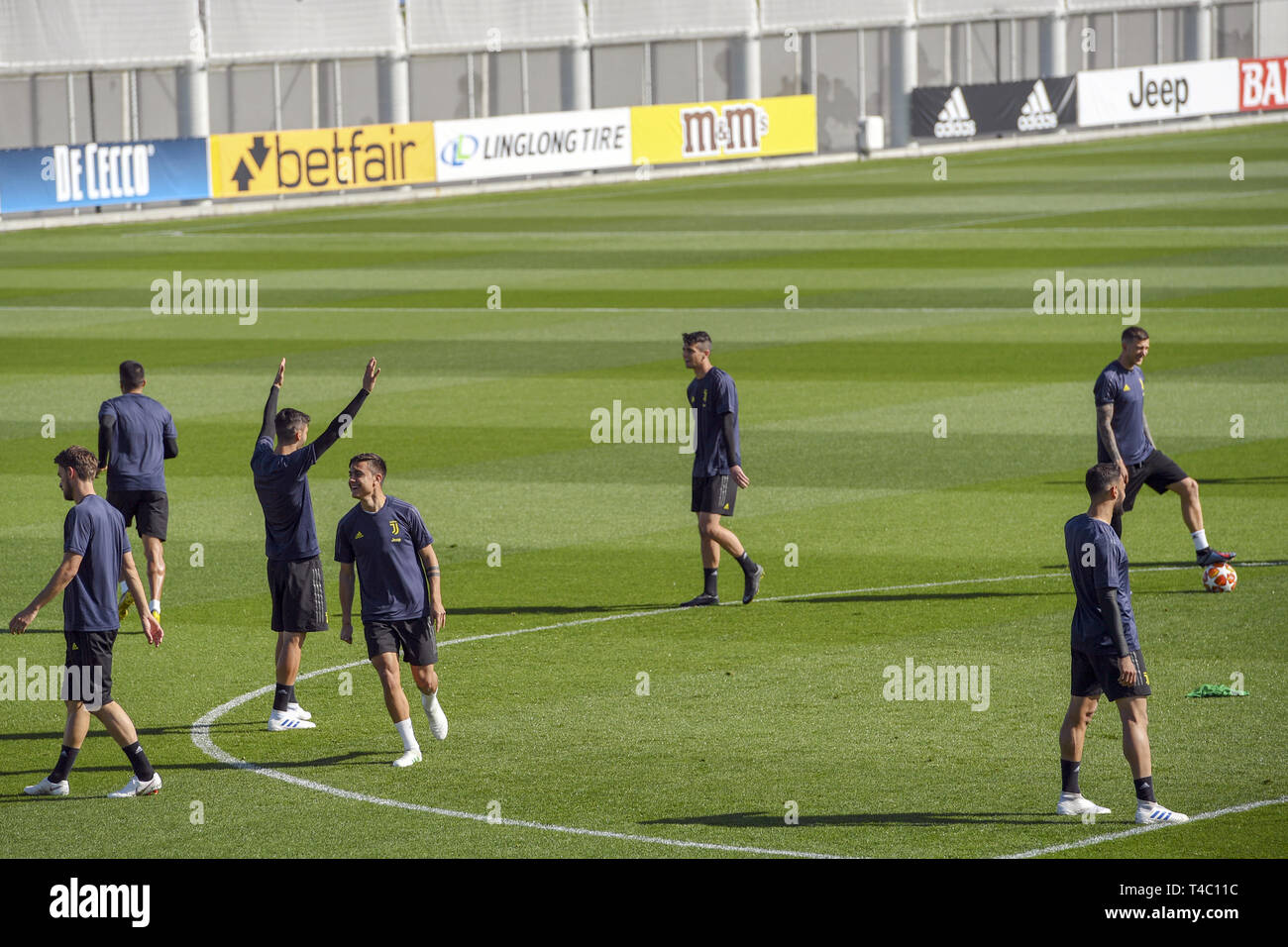 Turin, Italy. 15th Apr, 2019. Soccer: Champions League, before the quarter-finals, Juventus Turin - Ajax Amsterdam, Training: Juventus players during training. Credit: Antonio Polia/dpa/Alamy Live News Stock Photo