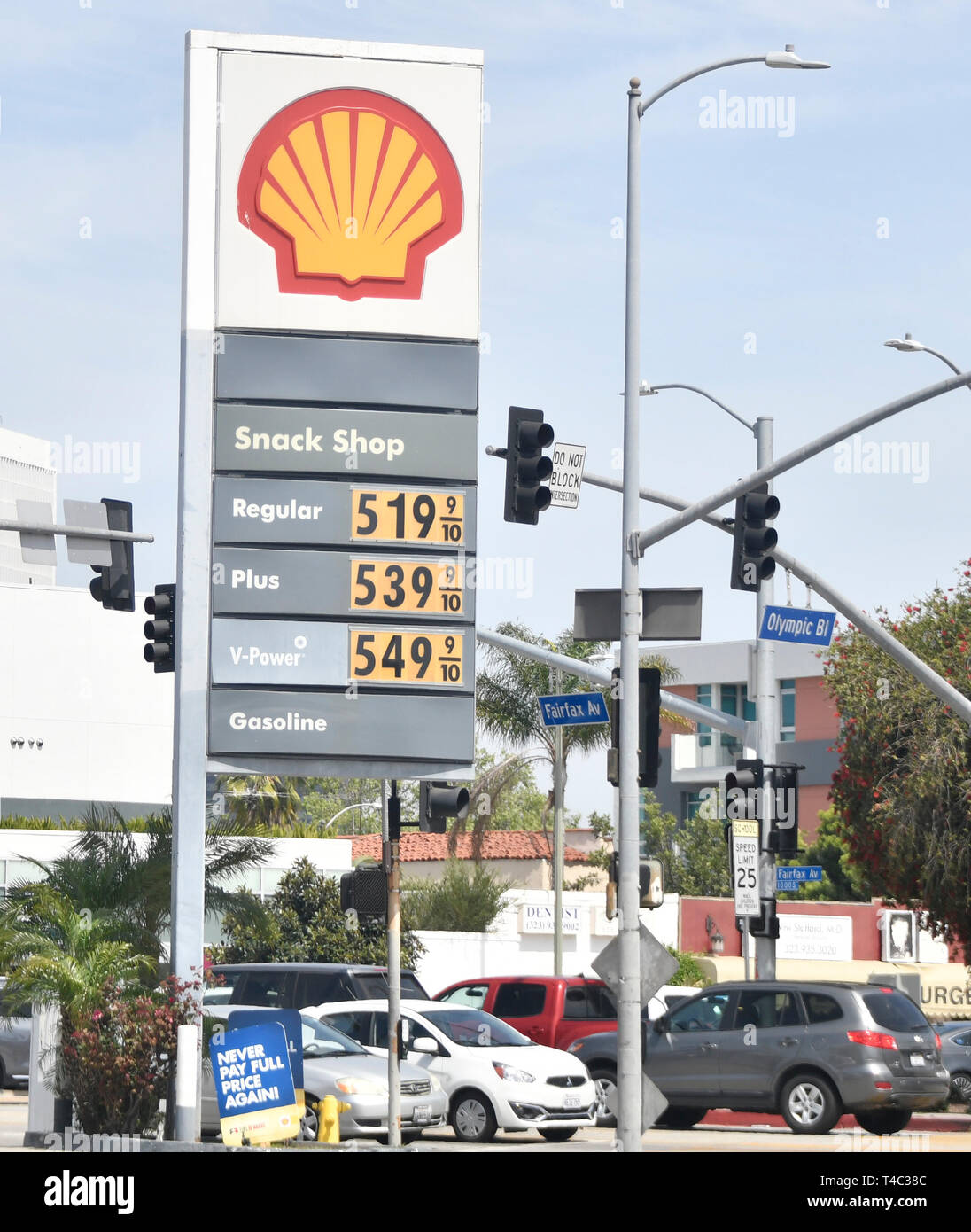 Cheapest Shell Gas Near Me >> Los Angeles A Shell Gas Station At The Intersection Of Cheapest Shell Gas Near Me >> Los Angeles A Shell Gas Station At The Intersection Of