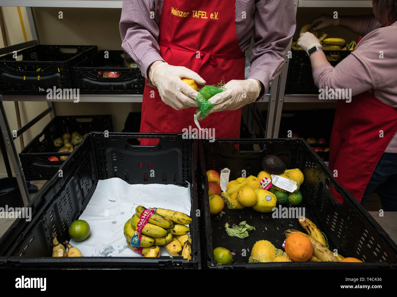 Mainz Germany 20th Mar 2019 Two Volunteers Sort Out Donated