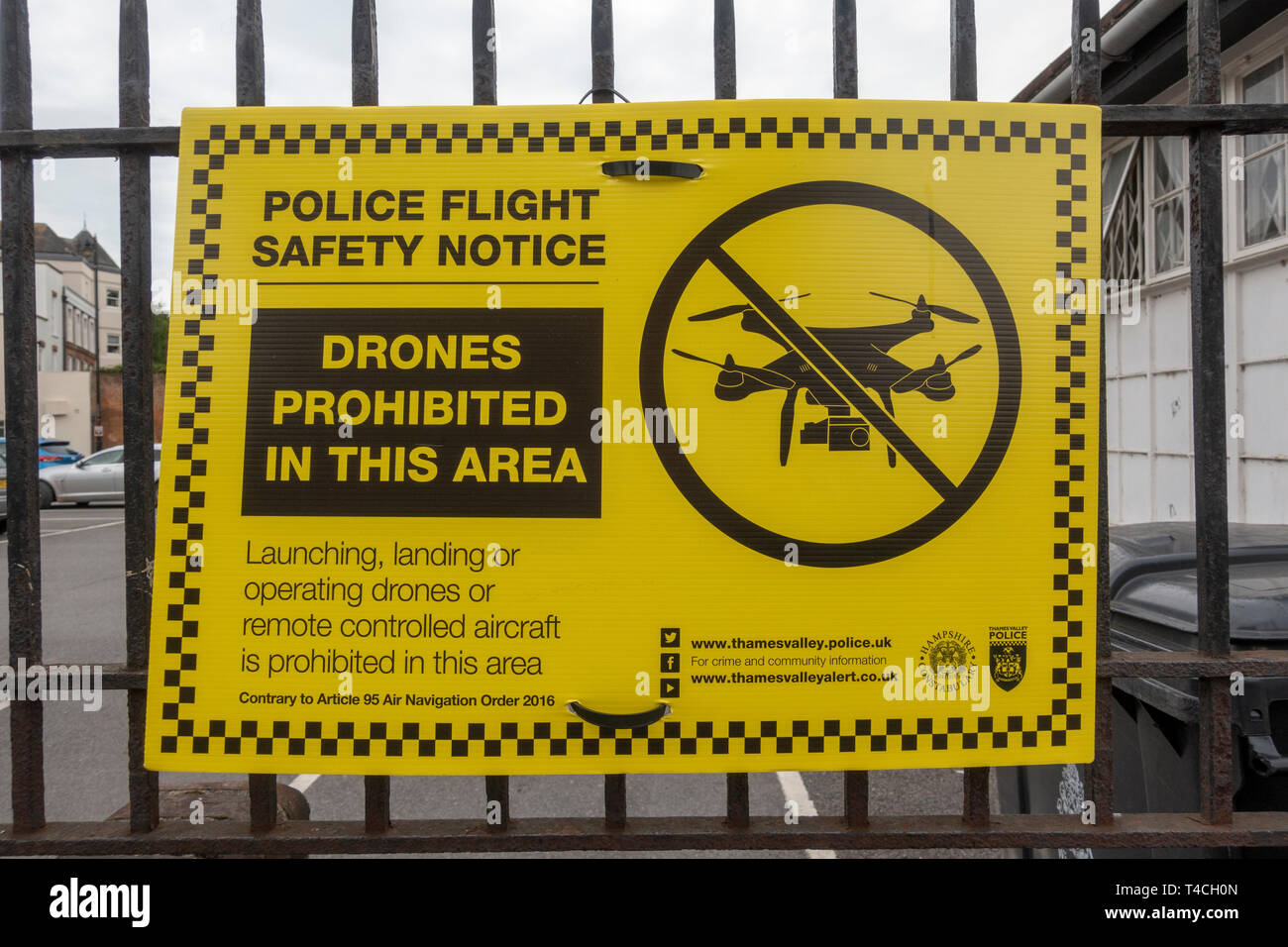 Flying drones hires stock photography and images Alamy