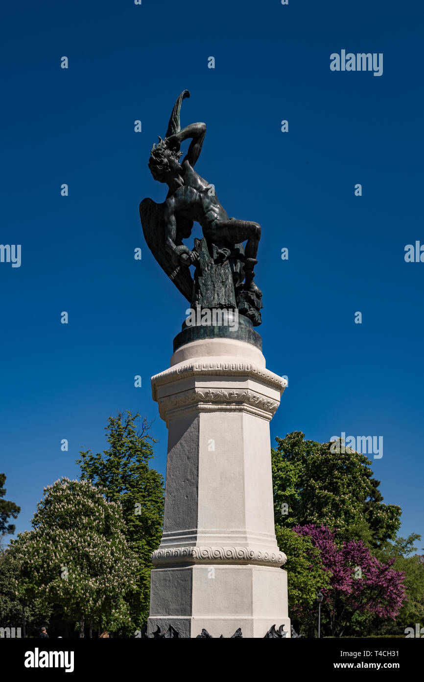 (Fuente del Ángel Caído) statue of the devil, Retiro Park, Madrid Stock Photo Alamy