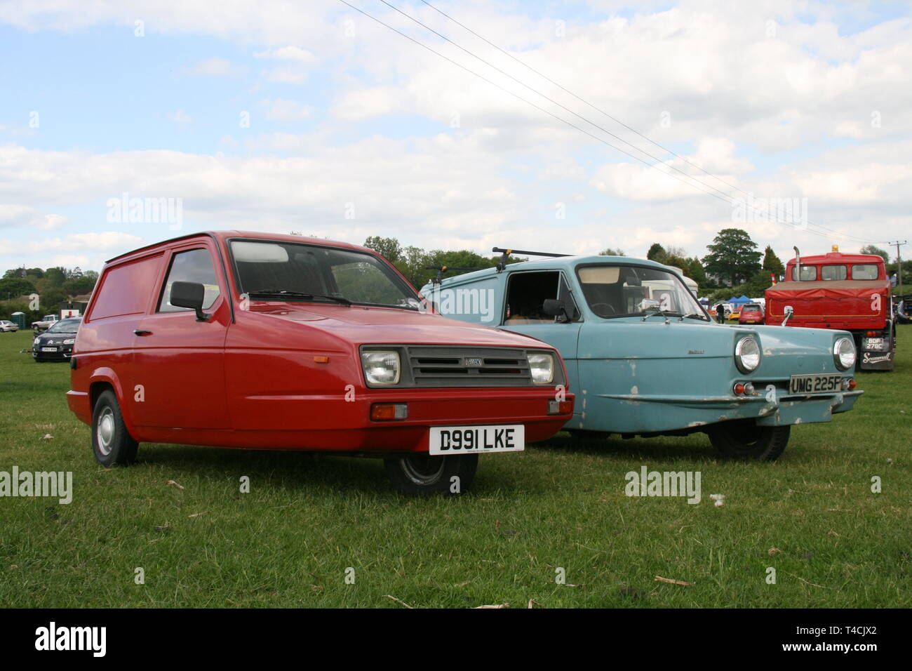 CLASSIC RELIANT RIALTO 2 AND REGAL VANS AT A CLASSIC VEHICLE SHOW Stock Photo