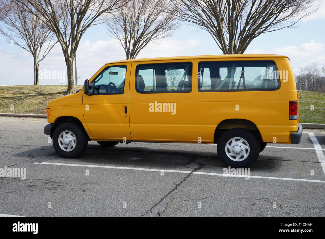 School van bus hi-res stock photography and images - Alamy
