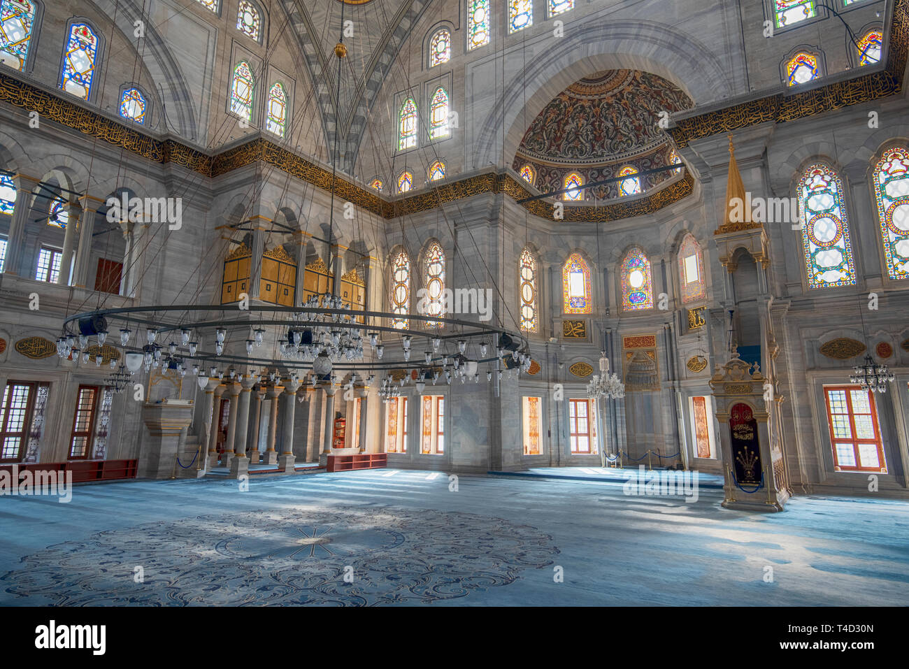 Istanbul, Turkey. Interior of Nuruosmaniye Mosque (Camii), the first baroque building built in Istanbul. In 1755, during the reign of Sultan Osman III Stock Photo