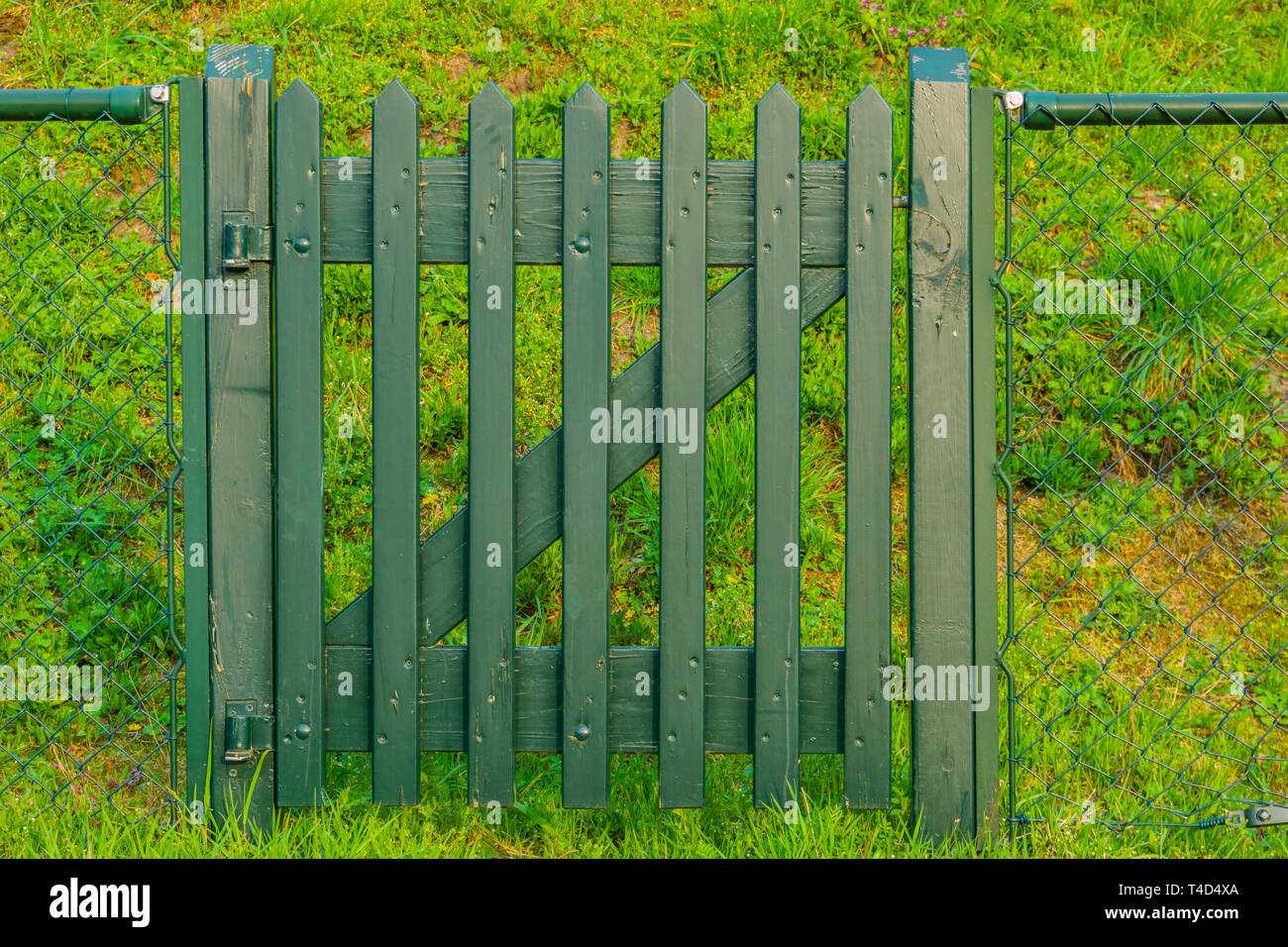Simple Paddock Gate Simple wooden gate design hi-res stock photography and images - Alamy