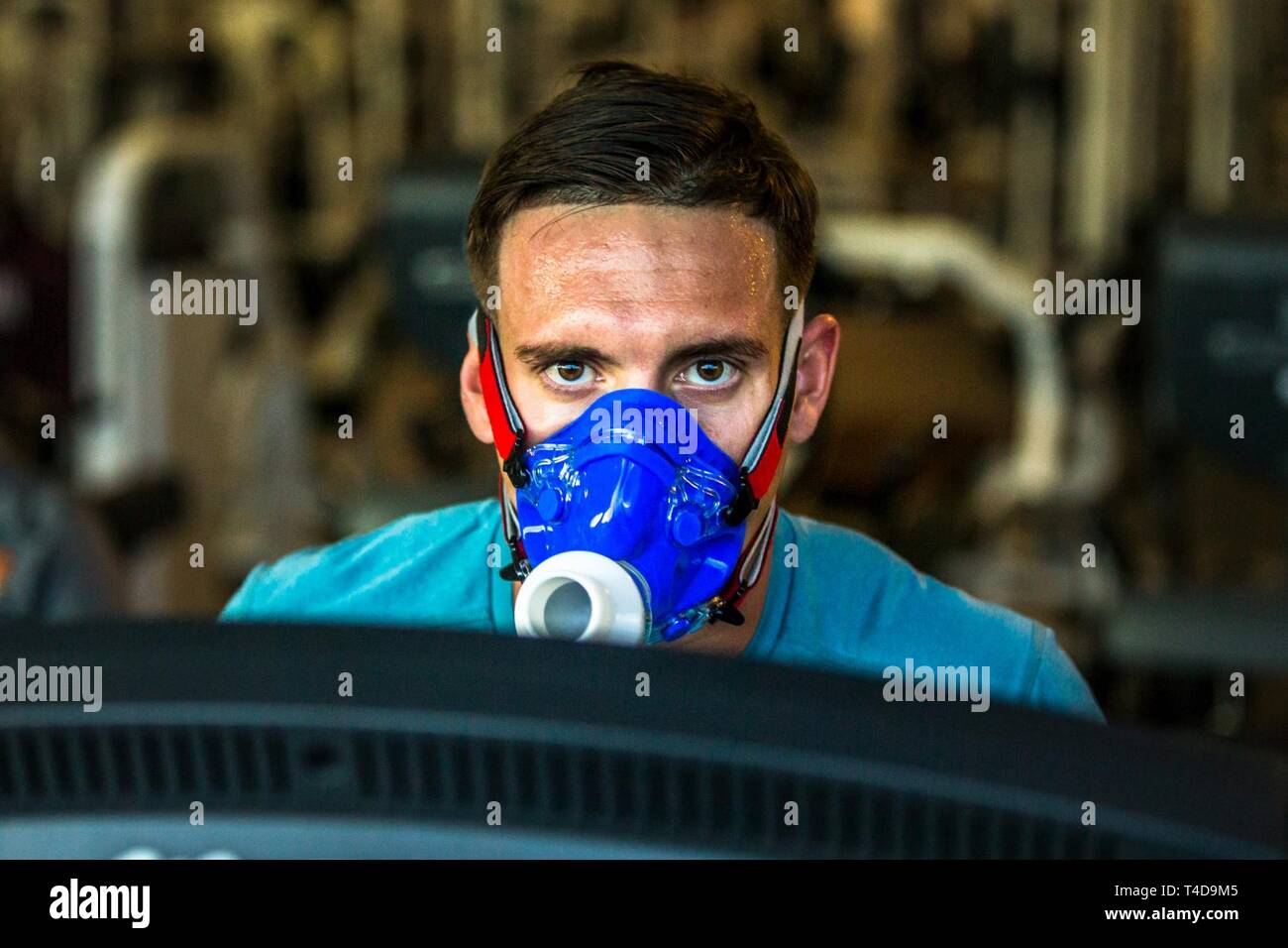 Treadmill sprints hi-res stock photography and images - Alamy