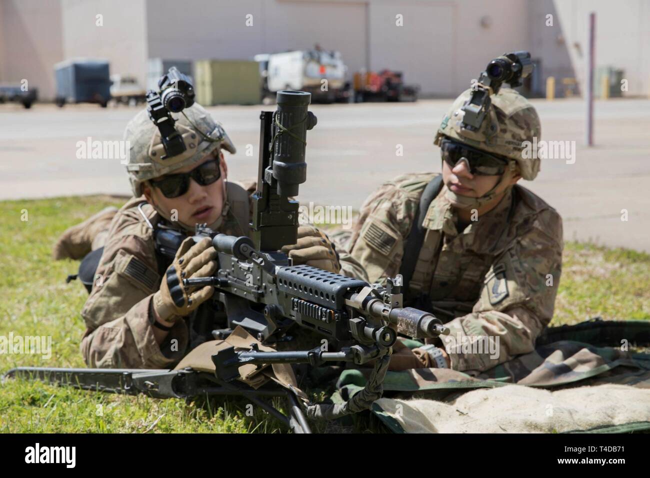 A group of U.S. Army Paratroopers, assigned to Alpha Company, 1st ...