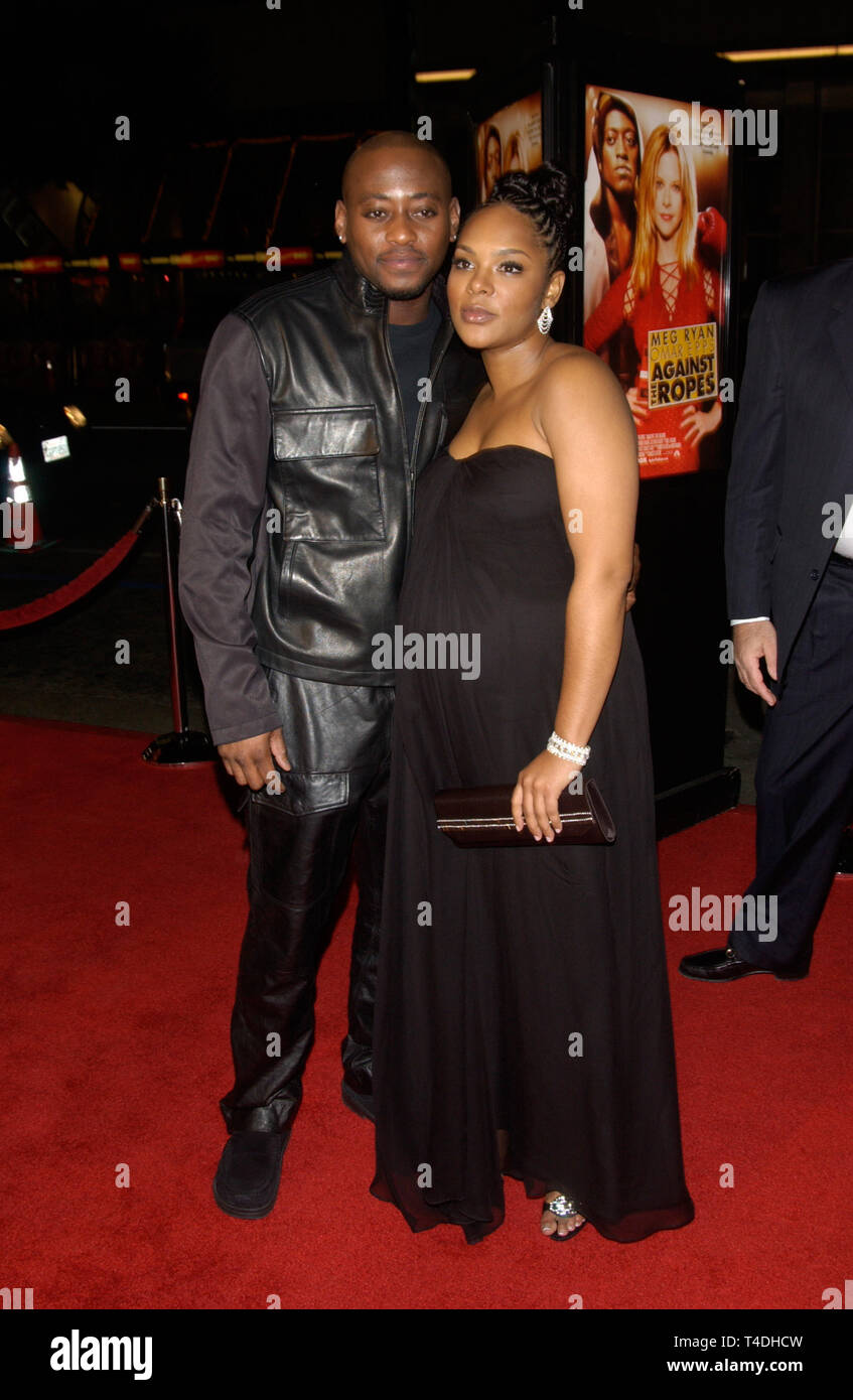 LOS ANGELES, CA. February 11, 2004: Actor OMAR EPPS & wife KEISHA at the world premiere in Hollywood of her new movie Against the Ropes. Stock Photo