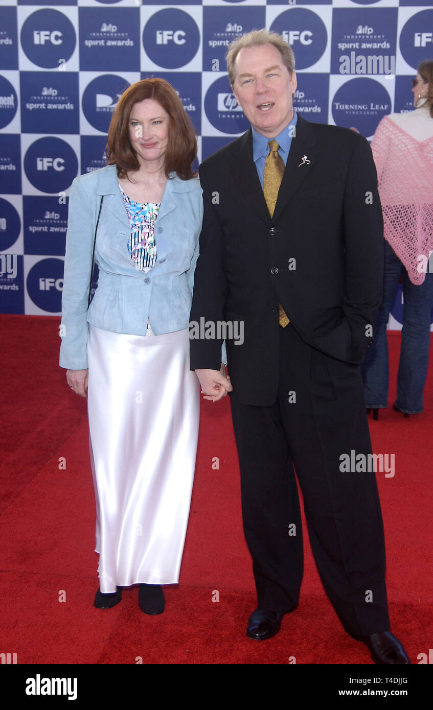 LOS ANGELES, CA. February 28, 2004: MICHAEL McKEAN & ANNETTE O'TOOLE at the 2004 IFP Independent Spirit Awards on the beach at Santa Monica, CA. Stock Photo