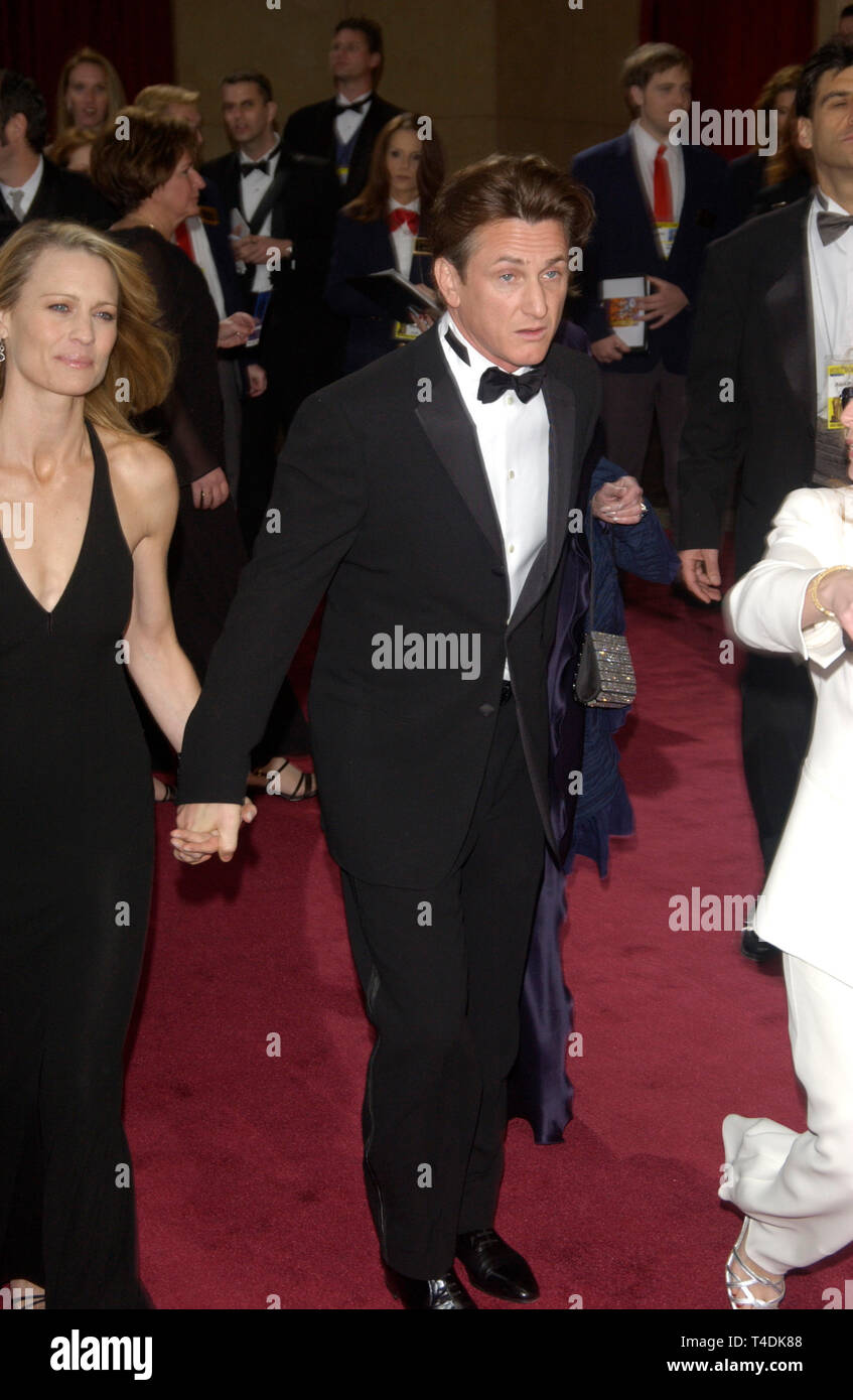LOS ANGELES, CA. February 29, 2004 SEAN PENN & wife ROBIN WRIGHTPENN
