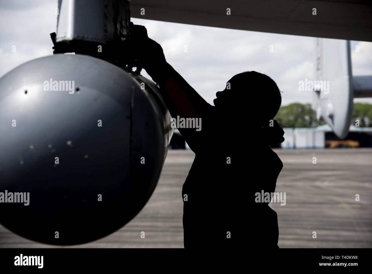 U S Air Force Staff Sgt Tiffany Burden Performs A Simulated Weapons Post Load Check At Clark Air Base Philippines April 1 2019 During Exercise Balikatan Balikatan Is An Annual Exercise Between The U S