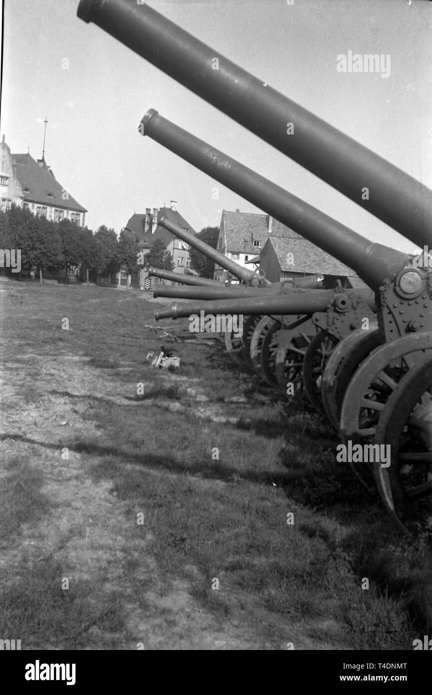 Französisches Heer / French Land Forces (Army) / Armée de terre Feldgeschütz Canon de 120 mm modèle 1878 & 155 mm modèle 1877 Stock Photo