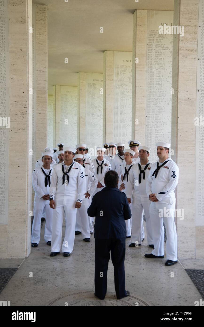 Manila Philippines March 23 2019 Sailors From The Avenger