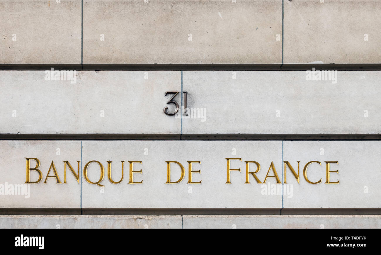 Banque de France sign on the facade of a building in Paris Stock Photo